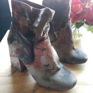 A New Day Floral Velvet Booties Size 7